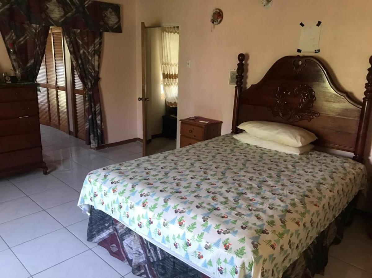 Your Home In Paradise- Private Garden Camp & Beach Nearby-Runaway Bay Bagian luar foto